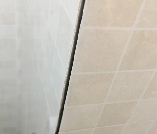 马关瓷砖空鼓维修公司分享阳台瓷砖脱落的修复过程可以分为以下几个步骤